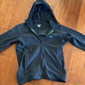 Arc'teryx Large Man’s Dark Blue Zip-Up Hoodie